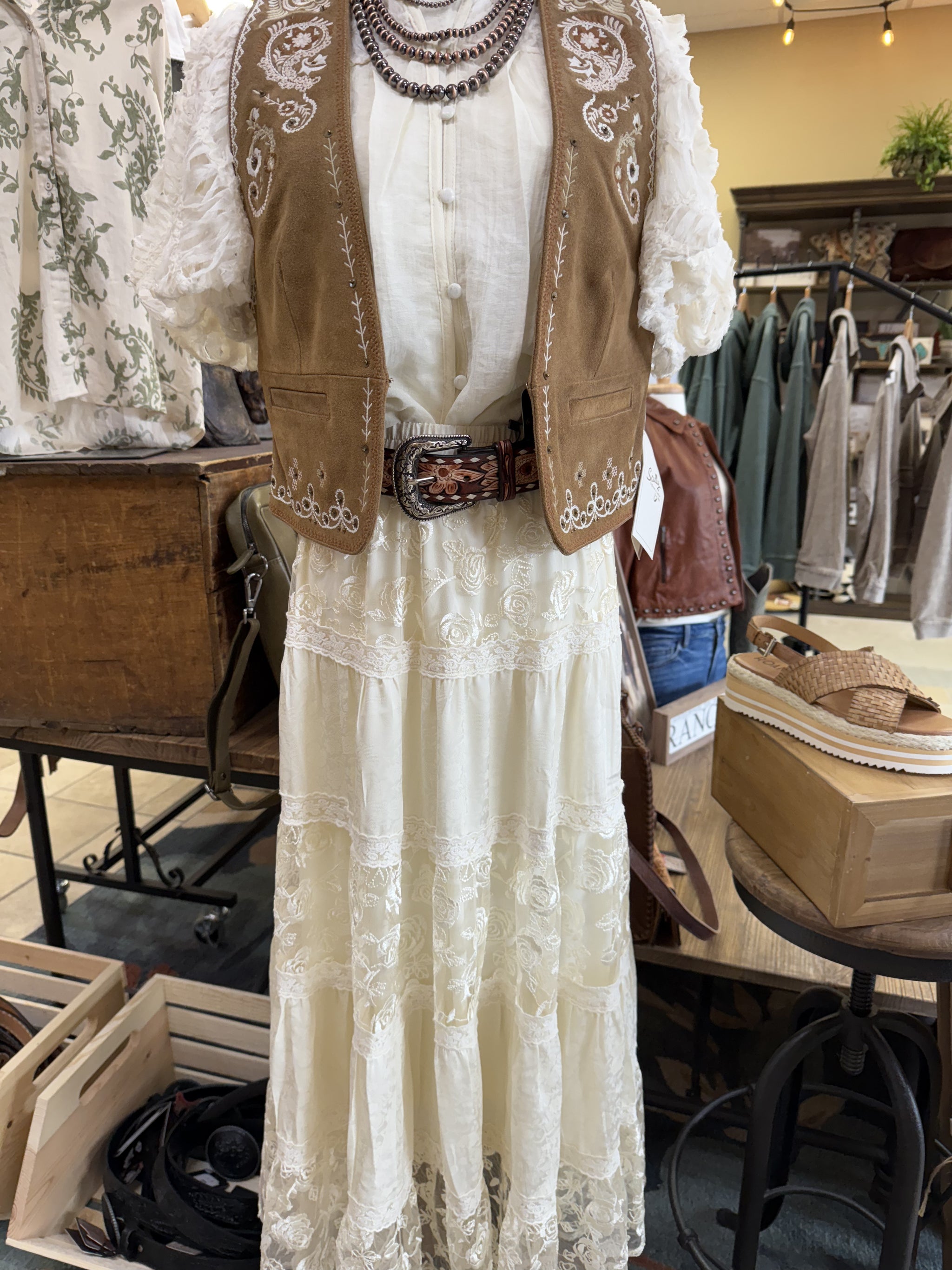 【NONCODE】Viren Lace Tiered Skirt Fawn Lace Tiered Maxi Skirt – American Threads