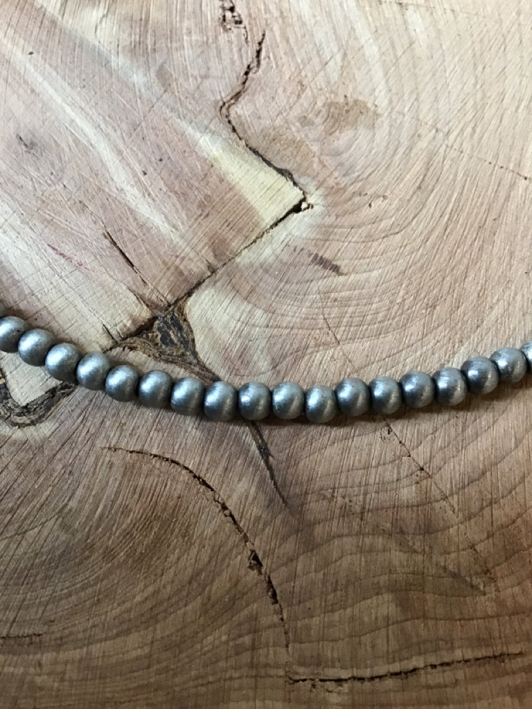 26" Navajo Style Pearl Necklace