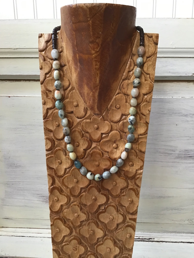 Handamade Aquamarine & Morganite Necklace with Shell